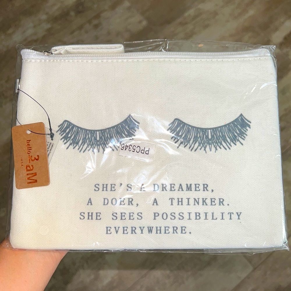 💋Makeup bag💋  - Picture 2 of 2
